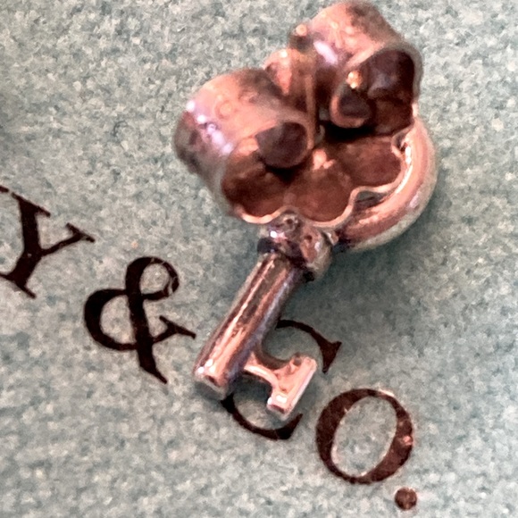 Tiffany &Co - Picture 6 of 8